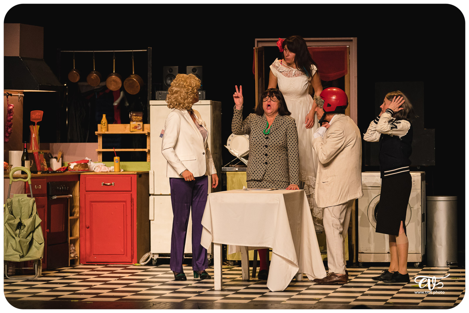 LES FEMMES SAVANTES (CIE DU DETOUR)